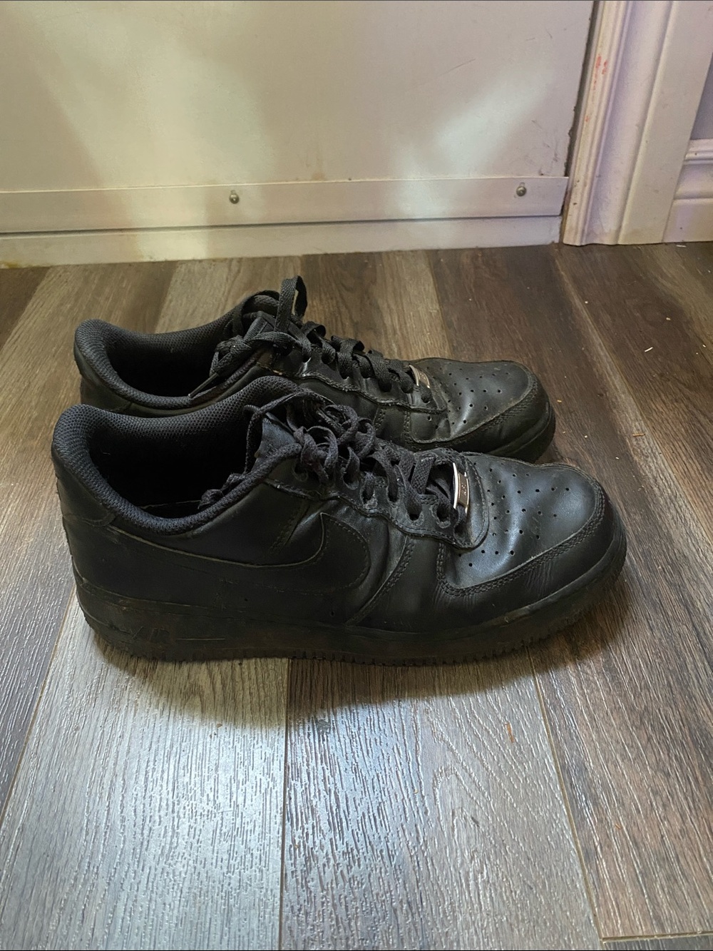 Nike Men's All-Black Low Top Sneakers